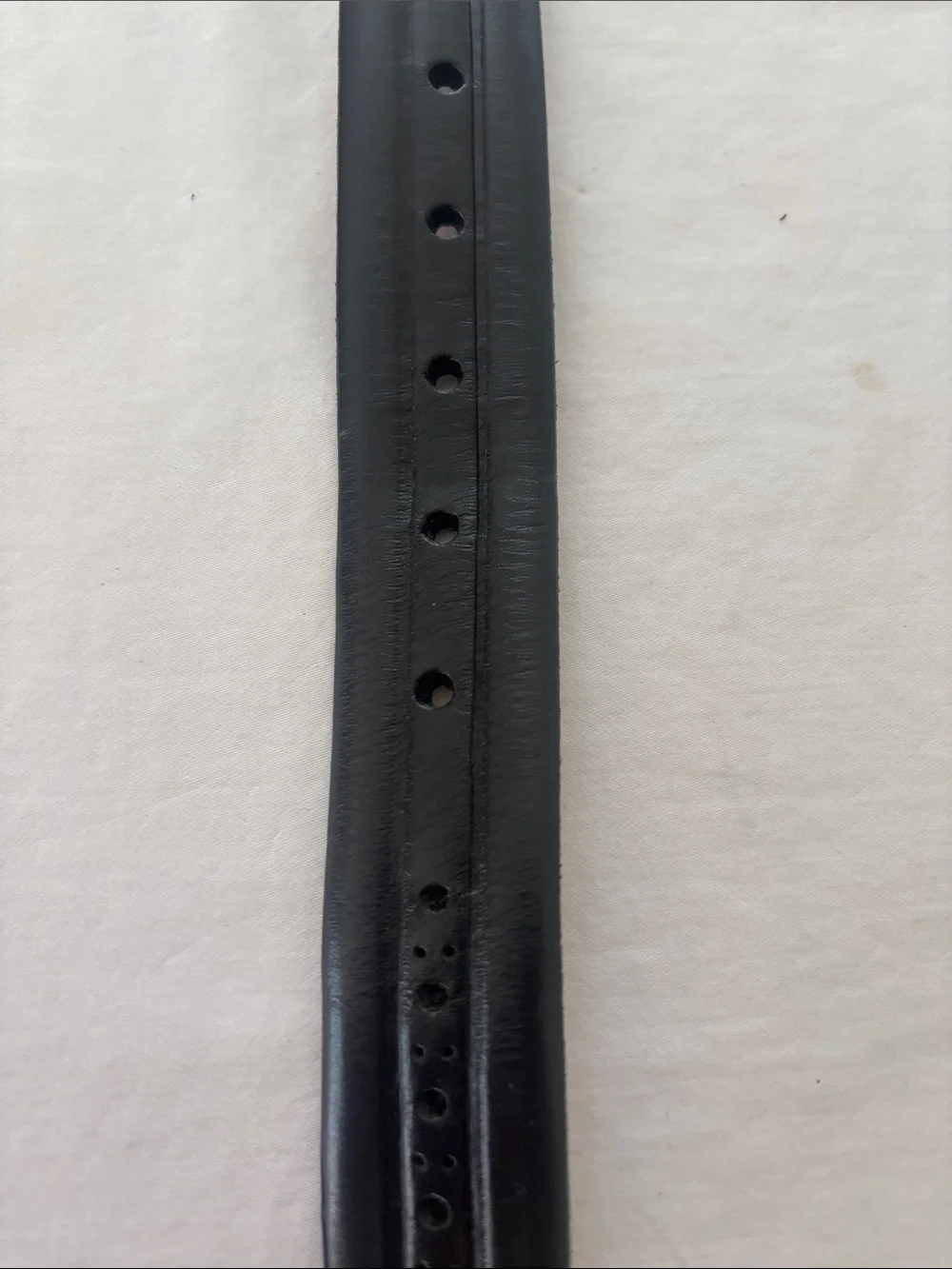 Johnston & Murphy Black Leather Men's Dress Belt. Brass Belt Buckle.